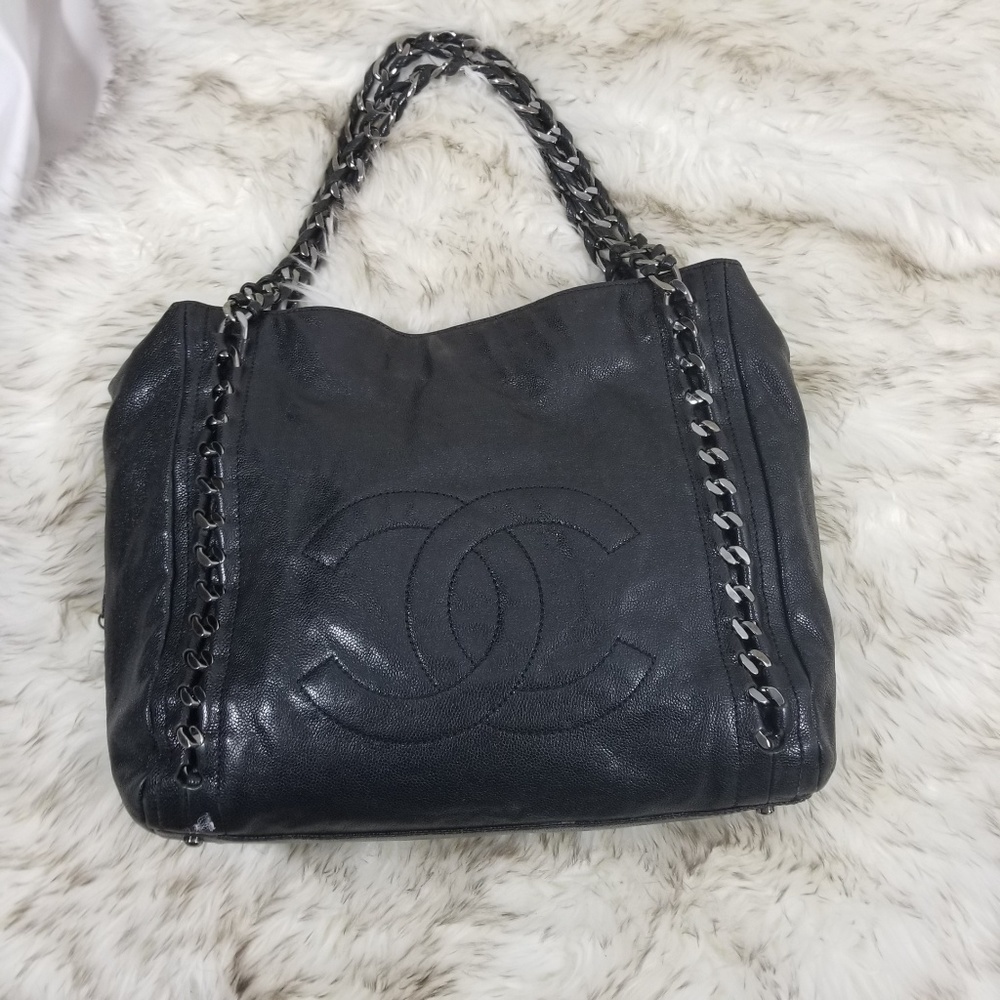 Chanel Modern Chain Tote Glazed Black Caviar